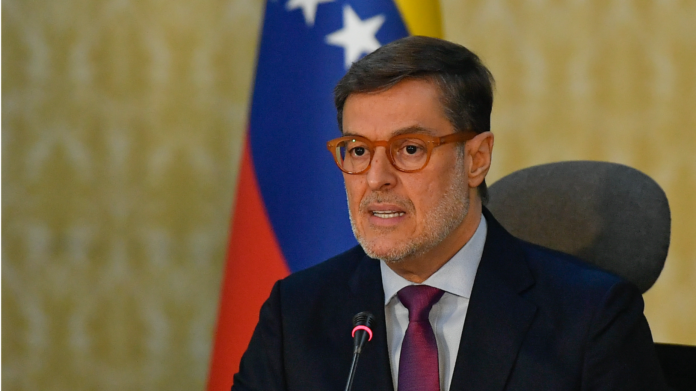 เวเนซุเอลา จัดตั้งคณะผู้แทนทางการทูต ในสหรัฐอเมริกาแล้ว เวเนซุเอลา จัดตั้งคณะผู้แทนทางการทูต ในสหรัฐอเมริกาแล้ว